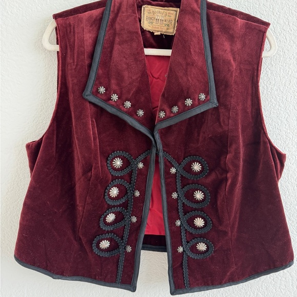 DOUBLE D RANCH WEAR Burgundy Maroon Velvet Western Studded Vest - Picture 2 of 6
